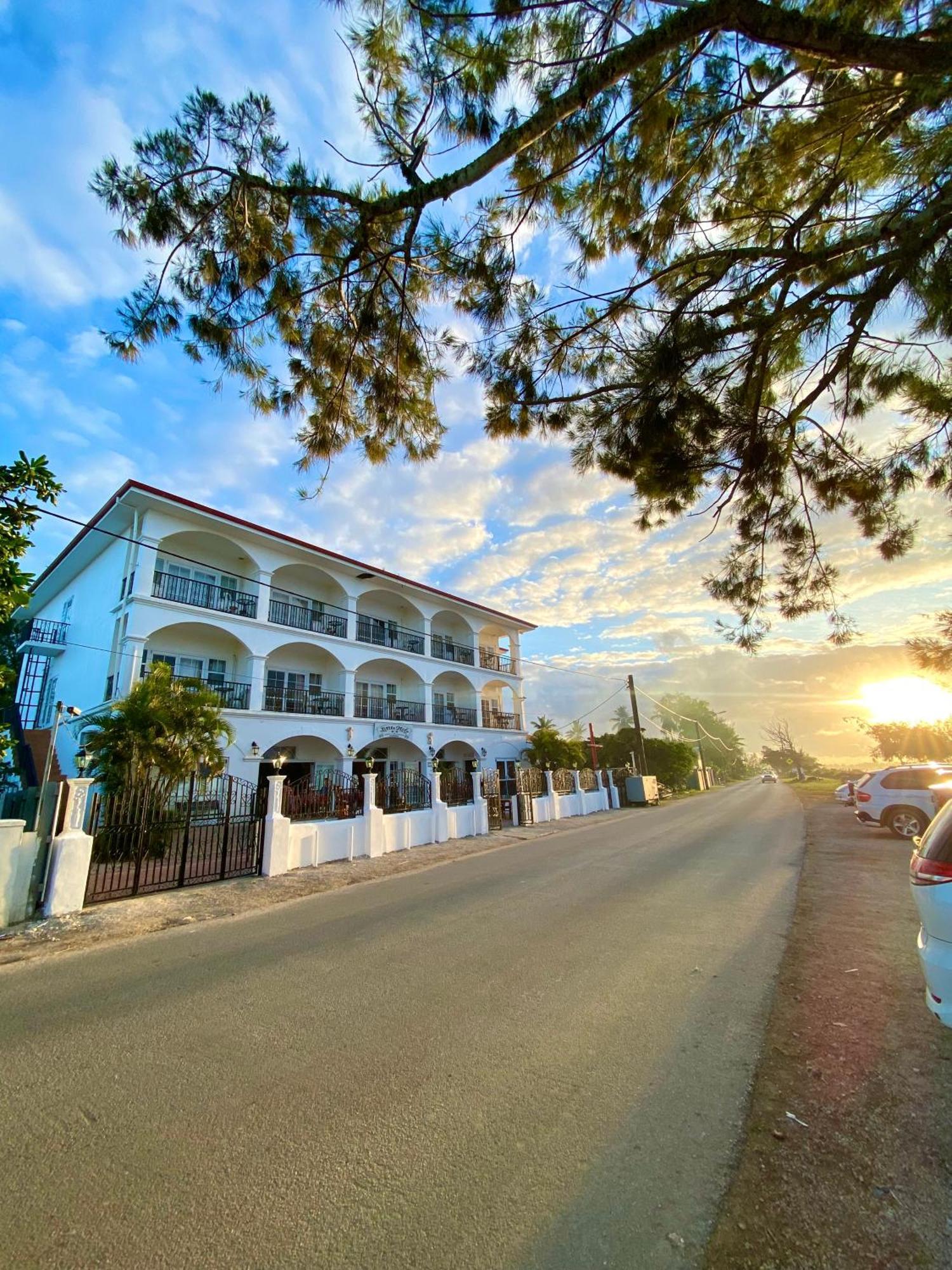 Little Italy Hotel Nuku'alofa Esterno foto