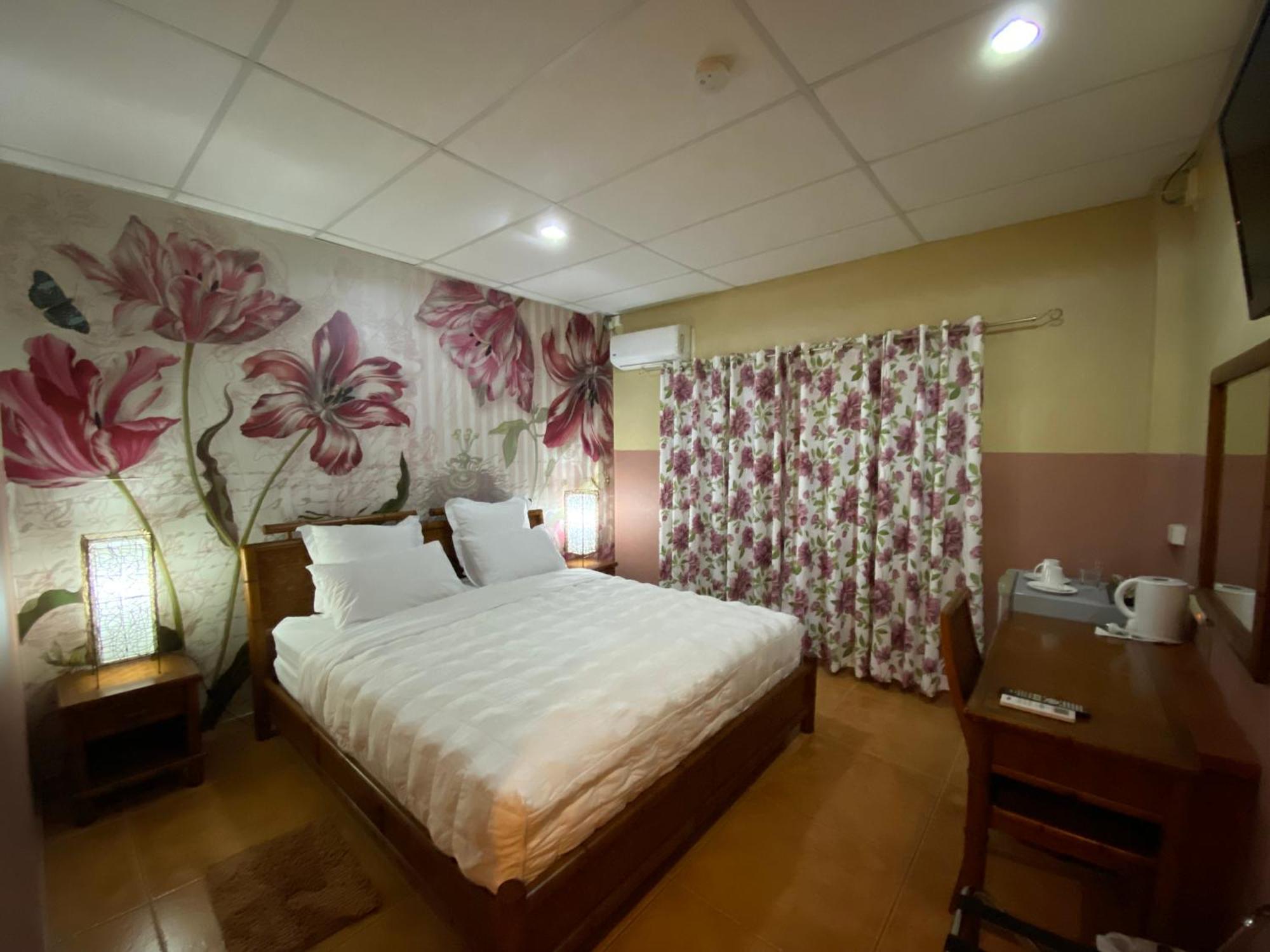 Little Italy Hotel Nuku'alofa Esterno foto